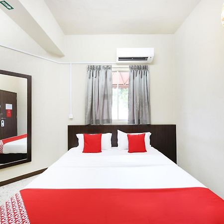 Oyo 507 Aikka Hotel Butterworth Exterior photo
